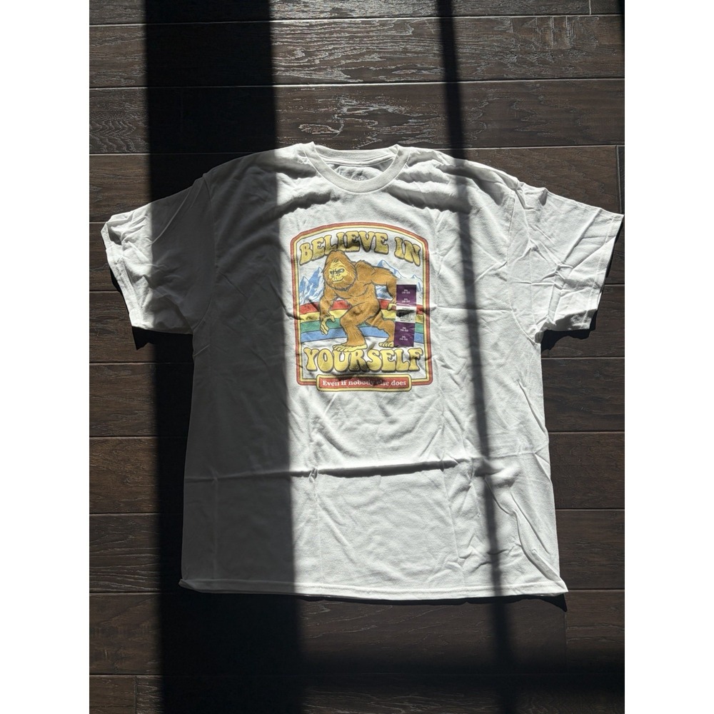 DOM Mens Bigfoot Believe In Yourself Graphic T-Shirt White 2XL NEW‎
